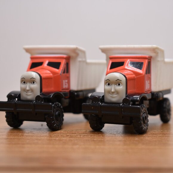 Max 15 N Monty 16 Trucks Diecast Take N Play Thomas & Friends Trains Engine 2010 - Picture 2 of 12